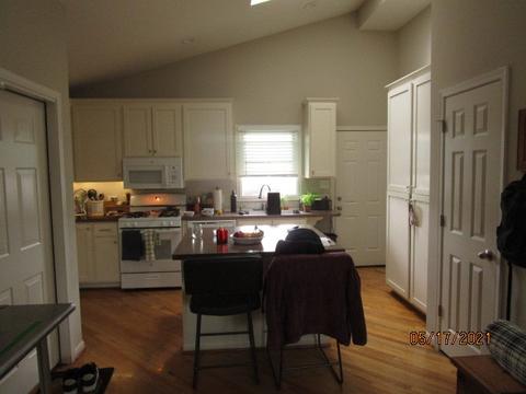 338 E Wesley St, Wheaton, IL 60187 photo 2
