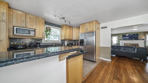 633 Page Ave, Elgin, IL 60120 photo 8