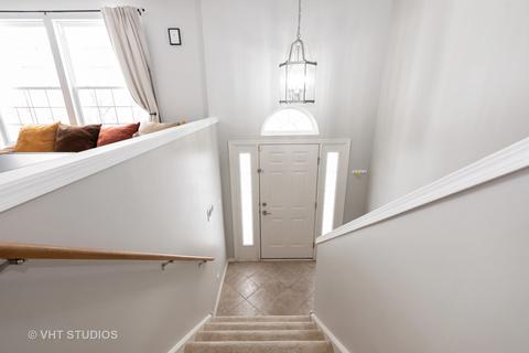 2473 Emily Ln, Elgin, IL 60124 photo 4