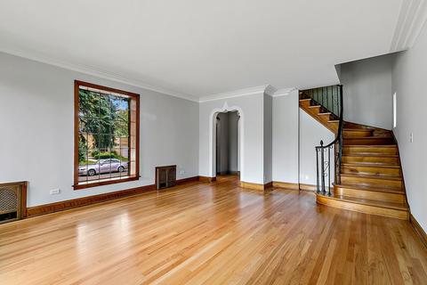 595 E Parkway Rd, Riverside, IL 60546 photo 3