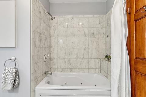 595 E Parkway Rd, Riverside, IL 60546 photo 12