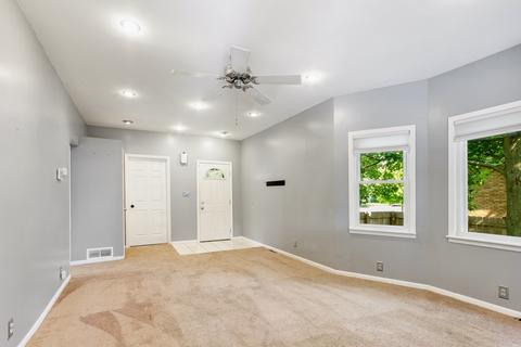 466 S Main Ave, Kankakee, IL 60901 photo 3