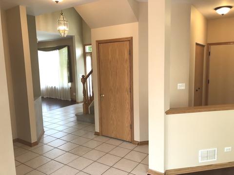 9813 Compton Dr, Huntley, IL 60142 photo 4