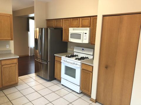 9813 Compton Dr, Huntley, IL 60142 photo 6