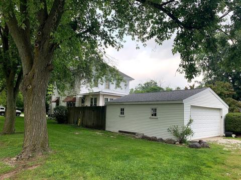 401 Elm St, Le Roy, IL 61752 photo 3