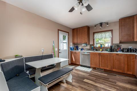 168 E Lincoln St, Seneca, IL 61360 photo 7