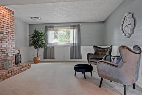 1300 Heritage Rd E, Normal, IL 61761 photo 17