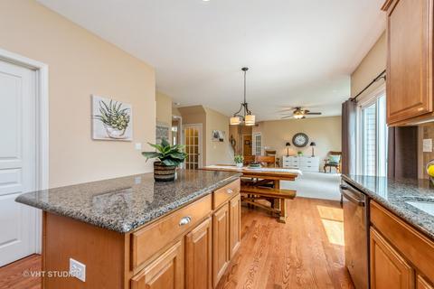 7 Benton Ct, Algonquin, IL 60102 photo 8