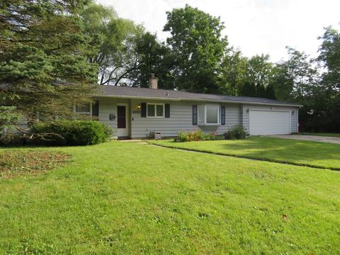2002 Hemlock Dr, Champaign, IL 61821 photo 2