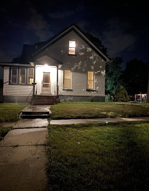 465 Orange St, Elgin, IL 60123 photo 2