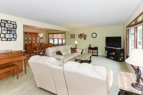 3305 Plum Grove Dr, Rolling Meadows, IL 60008 photo 3