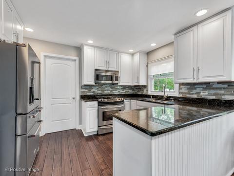 1318 E Hawthorne Blvd, Wheaton, IL 60187 photo 11