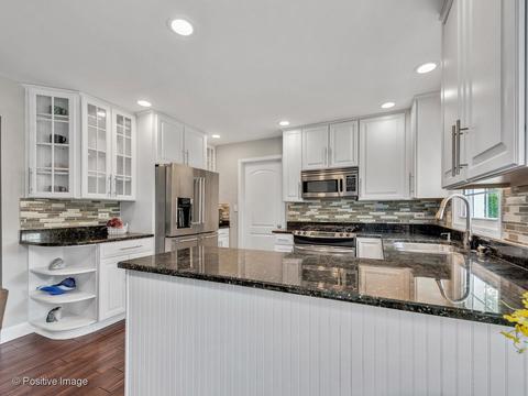1318 E Hawthorne Blvd, Wheaton, IL 60187 photo 12