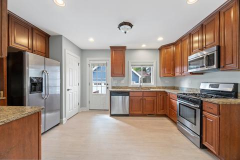 406 Byron Ct, Wheaton, IL 60187 photo 3