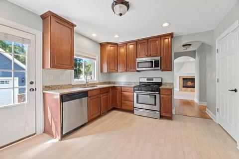406 Byron Ct, Wheaton, IL 60187 photo 4