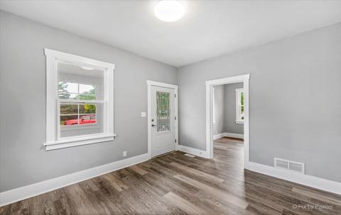 471 Clark St, Elgin, IL 60123 photo 7