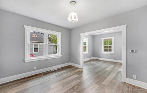 471 Clark St, Elgin, IL 60123 photo 9
