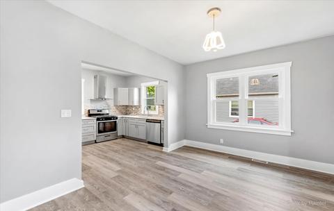 471 Clark St, Elgin, IL 60123 photo 10