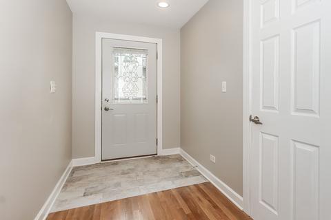 520 E Oakton St, Des Plaines, IL 60018 photo 9