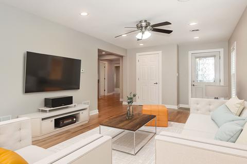 520 E Oakton St, Des Plaines, IL 60018 photo 3