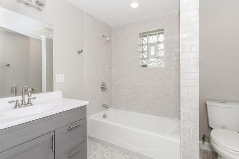 520 E Oakton St, Des Plaines, IL 60018 photo 14