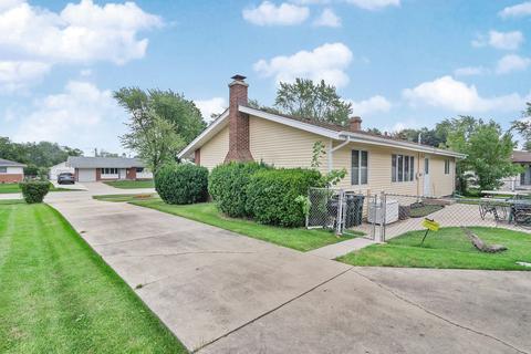 360 Pleasant St, Hoffman Estates, IL 60169 photo 2