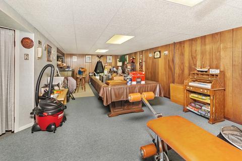 360 Pleasant St, Hoffman Estates, IL 60169 photo 12