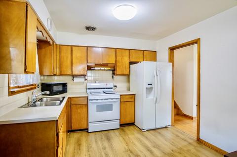 1704 Maple St, Des Plaines, IL 60018 photo 6