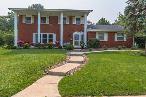 114 Parkview Dr, Bloomington, IL 61701 photo 1