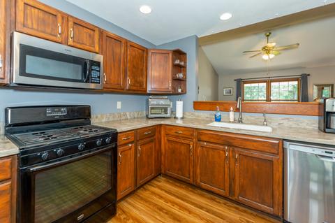 303 Forest View Dr, Genoa, IL 60135 photo 10