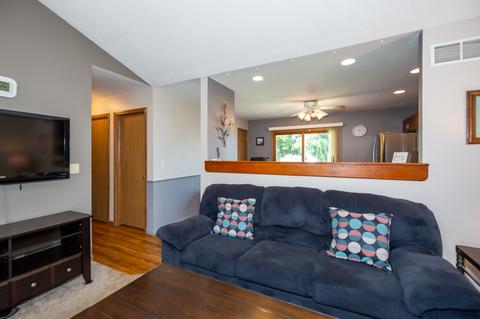 303 Forest View Dr, Genoa, IL 60135 photo 8