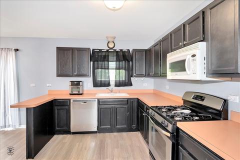 251 Hillcrest Ln, Steger, IL 60475 photo 8