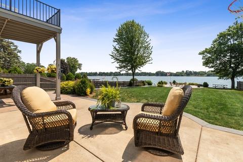 1711 E Grand Ave, Lindenhurst, IL 60046 photo 4
