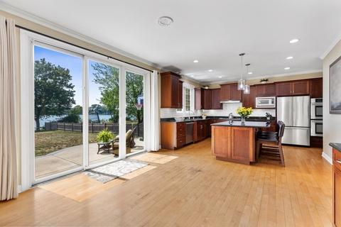 1711 E Grand Ave, Lindenhurst, IL 60046 photo 8