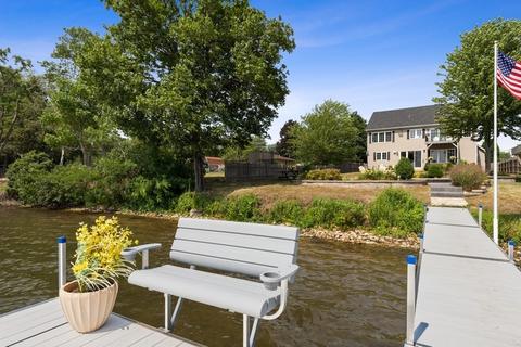 1711 E Grand Ave, Lindenhurst, IL 60046 photo 3
