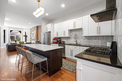 826 E 47th Pl, Chicago, IL 60615 photo 8