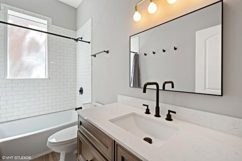 826 E 47th Pl, Chicago, IL 60615 photo 15