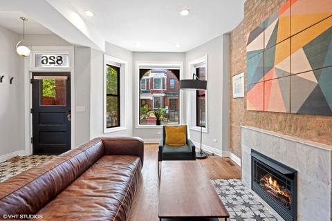 826 E 47th Pl, Chicago, IL 60615 photo 2