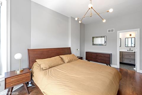 826 E 47th Pl, Chicago, IL 60615 photo 12