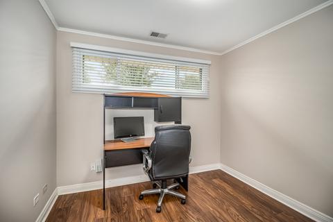 1064 E Villa Dr, Des Plaines, IL 60016 photo 10