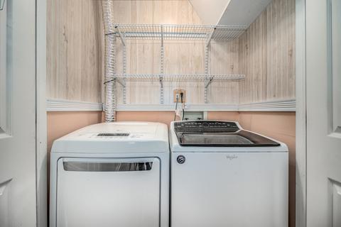1064 E Villa Dr, Des Plaines, IL 60016 photo 6