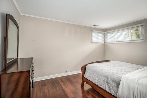 1064 E Villa Dr, Des Plaines, IL 60016 photo 11