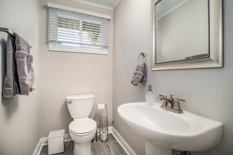 1064 E Villa Dr, Des Plaines, IL 60016 photo 7