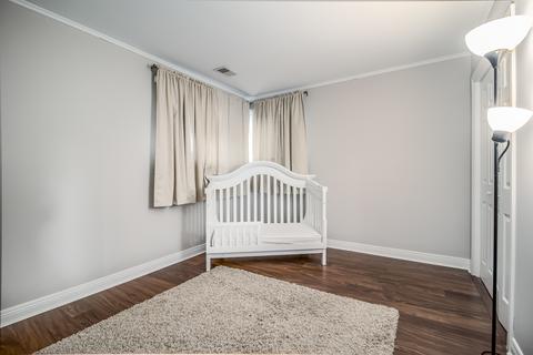 1064 E Villa Dr, Des Plaines, IL 60016 photo 9
