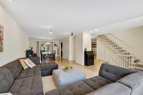 3930 Dundee Rd, Northbrook, IL 60062 photo 3
