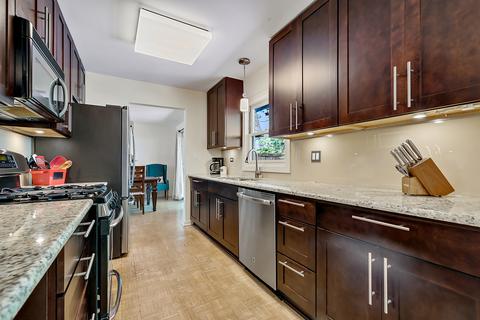3930 Dundee Rd, Northbrook, IL 60062 photo 7
