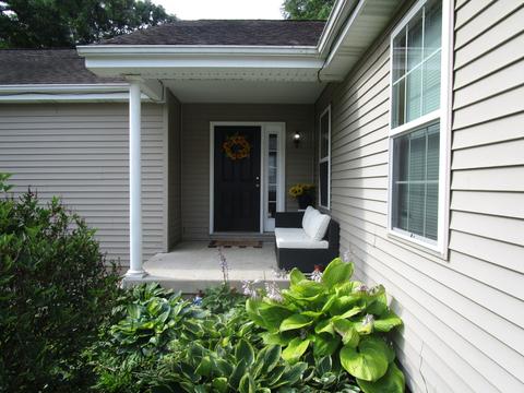 604 Grant St, Harvard, IL 60033 photo 4