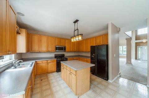 1740 Charles Ct, Wheeling, IL 60090 photo 3