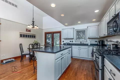 705 Lighthouse Dr, Ottawa, IL 61350 photo 5