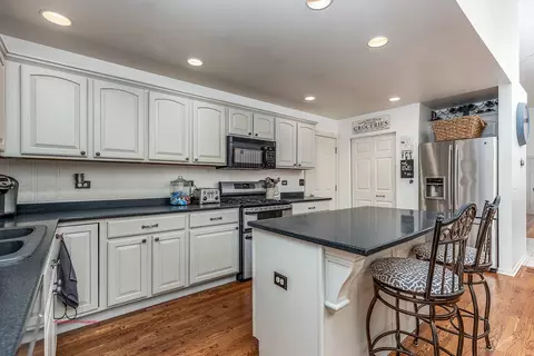 705 Lighthouse Dr, Ottawa, IL 61350 photo 4